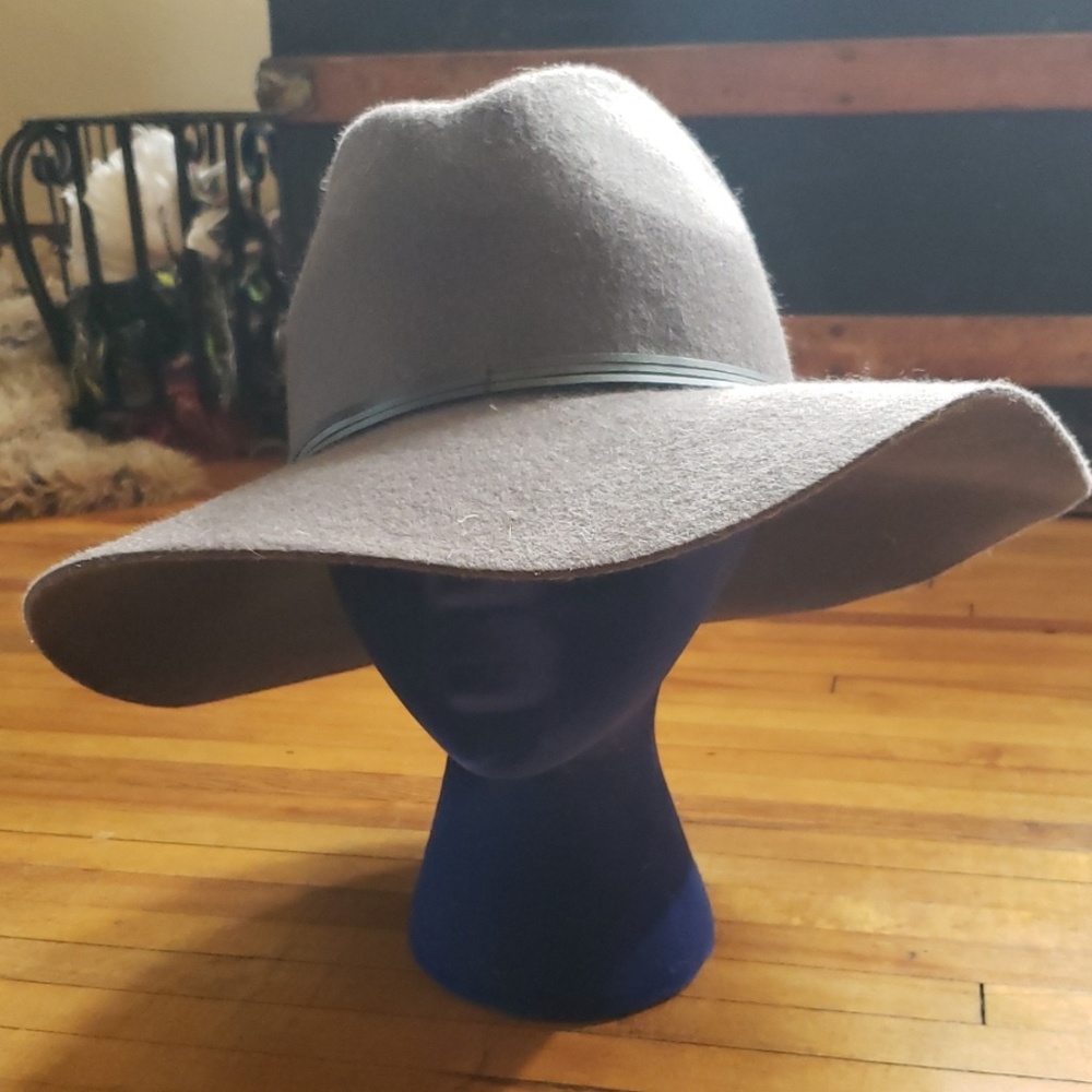 Hat NWOT